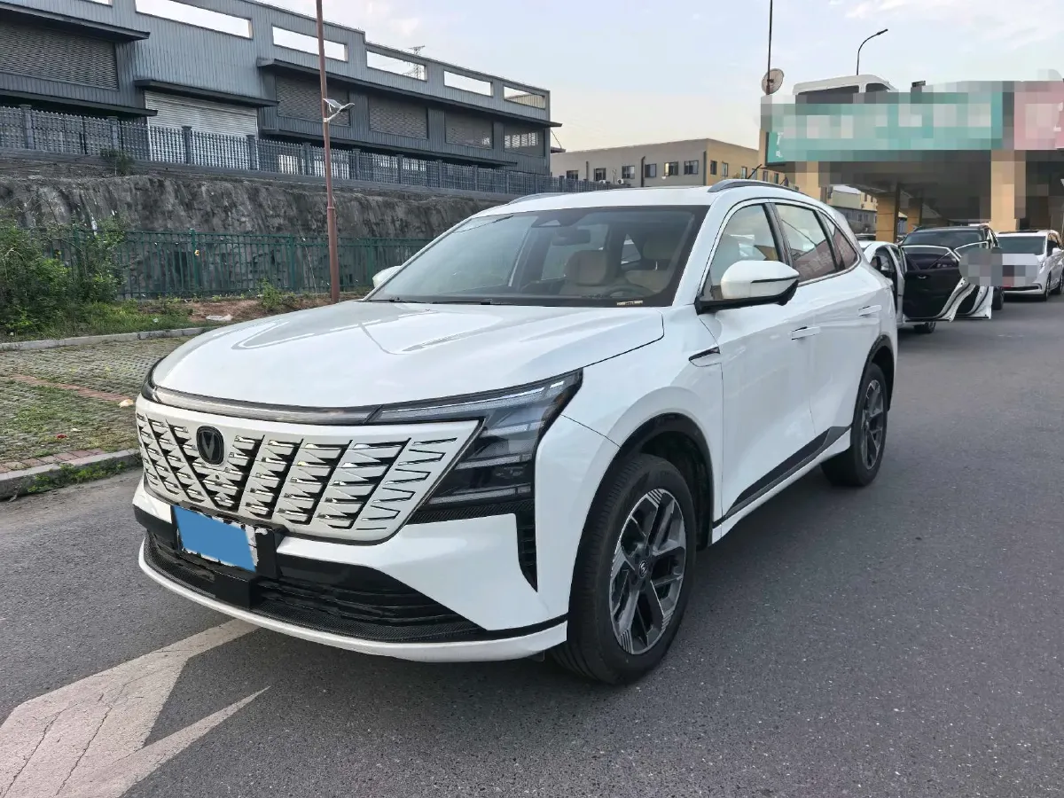 2025 ChangAn CS75 Plus 1.5T 192HP L4 8AT,autocango,china used car exporter,china ev exporter,chinese used car exporter,chinese used ev exporter