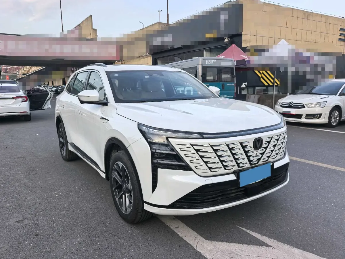 2025 ChangAn CS75 Plus 1.5T 192HP L4 8AT,autocango,china used car exporter,china ev exporter,chinese used car exporter,chinese used ev exporter