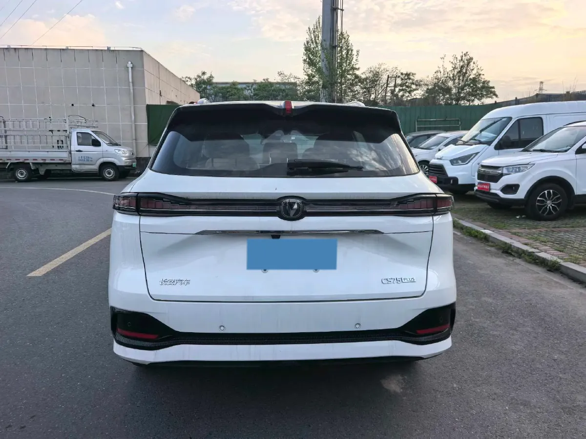 2025 ChangAn CS75 Plus 1.5T 192HP L4 8AT,autocango,china used car exporter,china ev exporter,chinese used car exporter,chinese used ev exporter