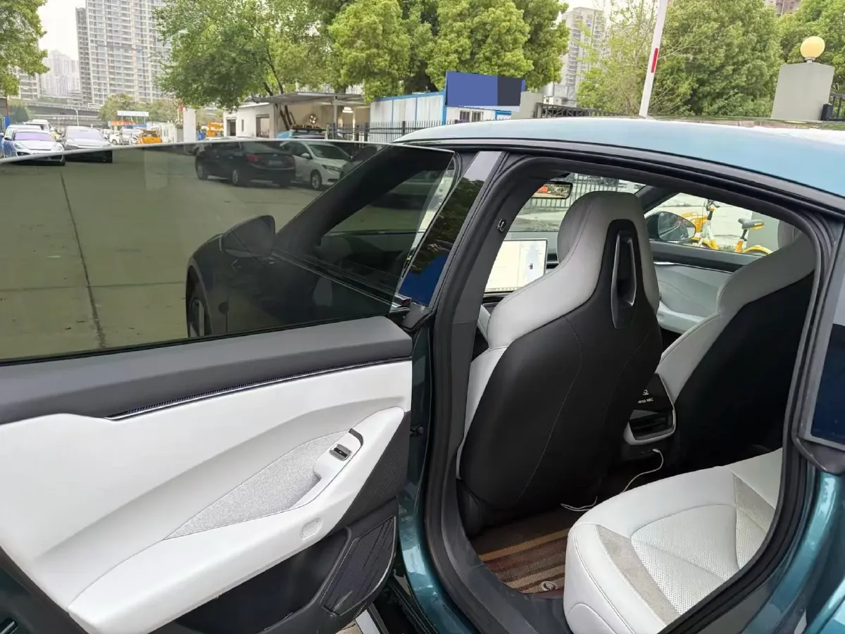 2026 HongQi HS5 2.0T 252HP L4 8AT,autocango,china used car exporter,china ev exporter,chinese used car exporter,chinese used ev exporter