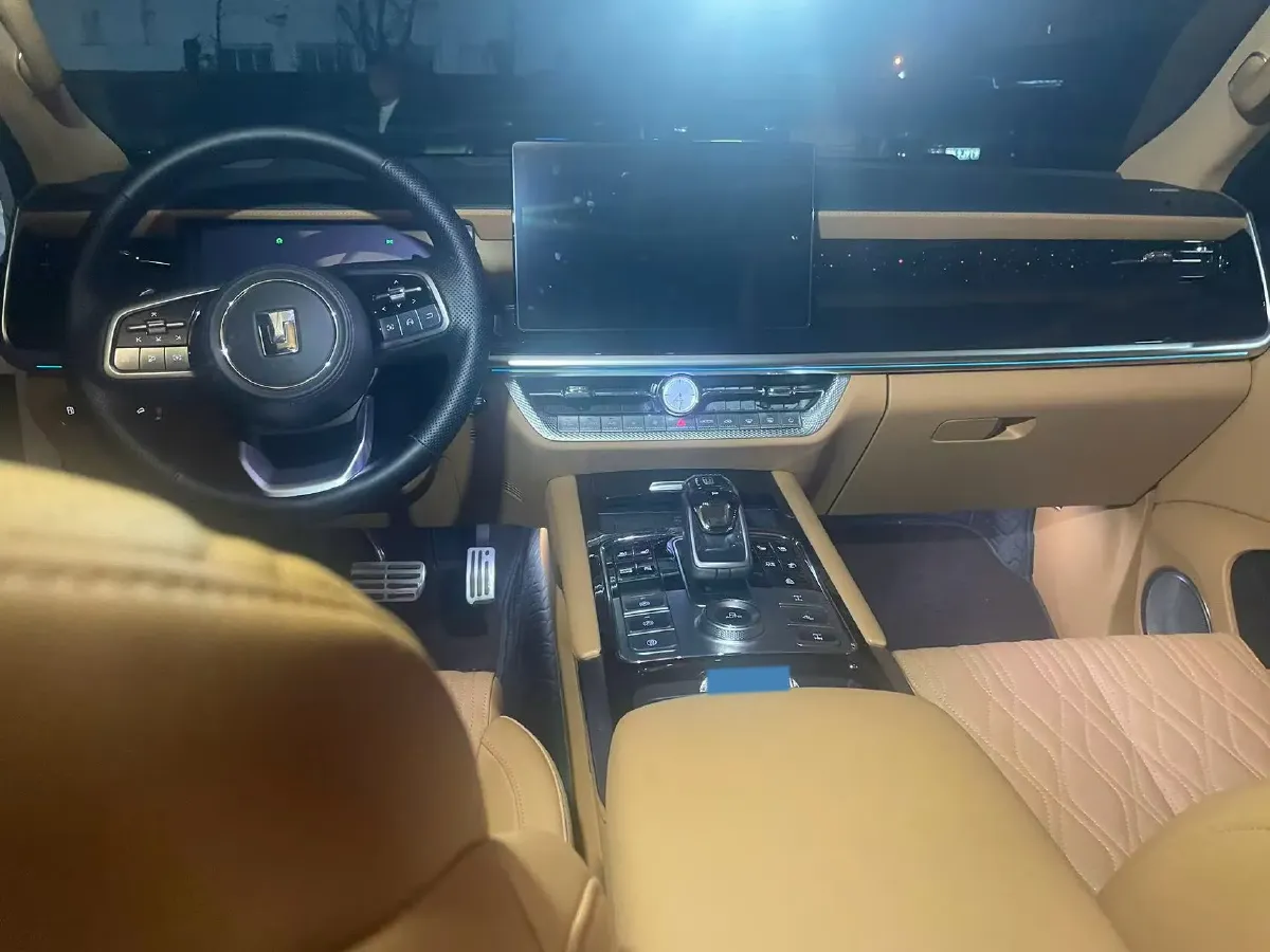 2023 Tank 500 2.0T 252HP L4 9AT PHEV 37.1KWH,autocango,china used car exporter,china ev exporter,chinese used car exporter,chinese used ev exporter