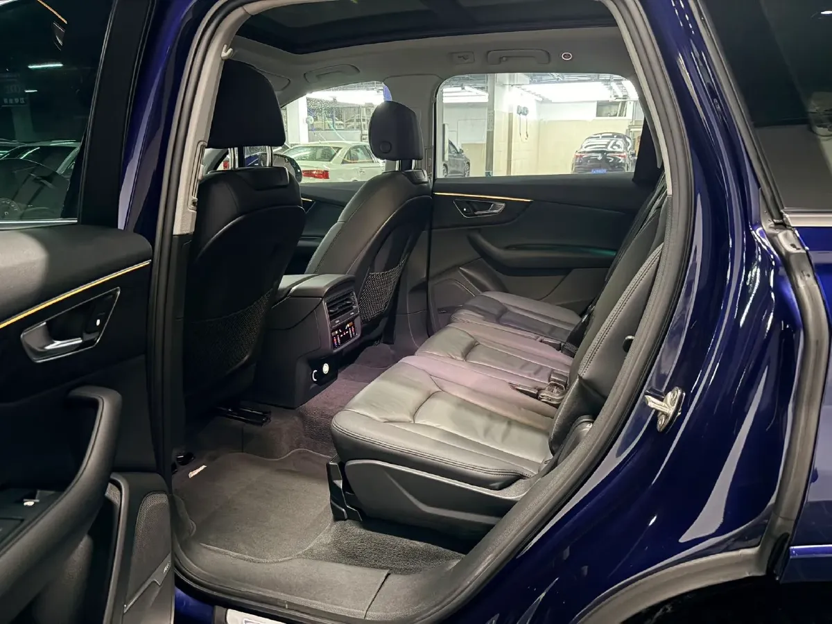 2020 Audi Q7 3.0T 340HP V6 8AT,autocango,china used car exporter,china ev exporter,chinese used car exporter,chinese used ev exporter