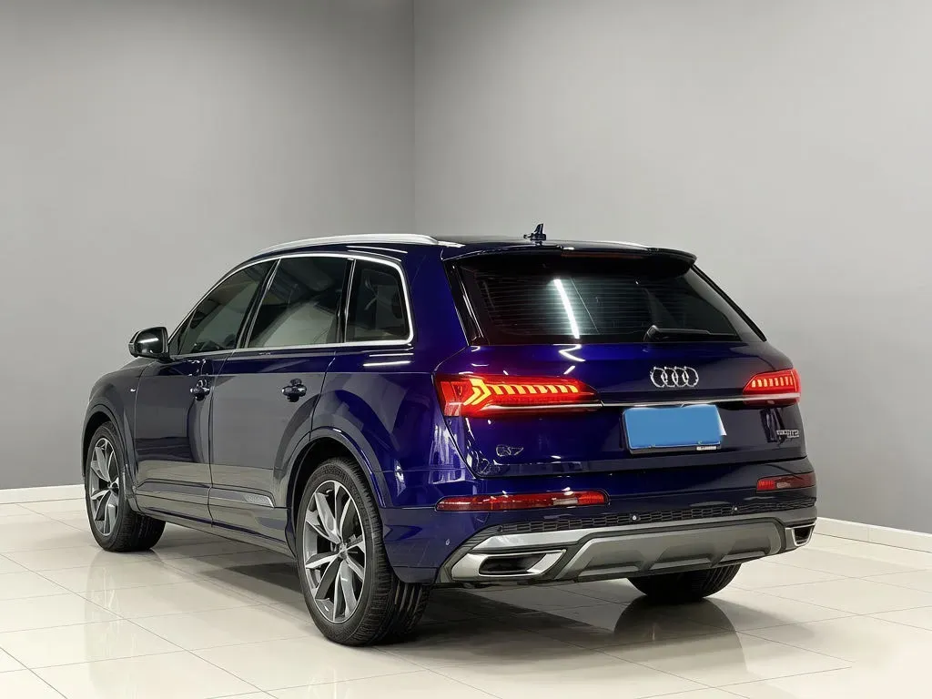 2020 Audi Q7 3.0T 340HP V6 8AT,autocango,china used car exporter,china ev exporter,chinese used car exporter,chinese used ev exporter