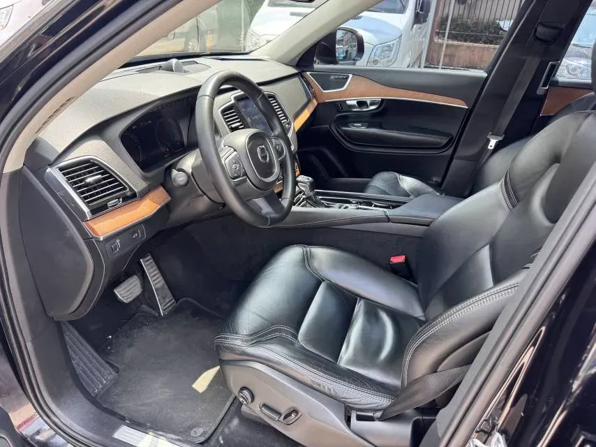 2018 Volvo XC90 2.0T 320HP L4 8AT,autocango,china used car exporter,china ev exporter,chinese used car exporter,chinese used ev exporter