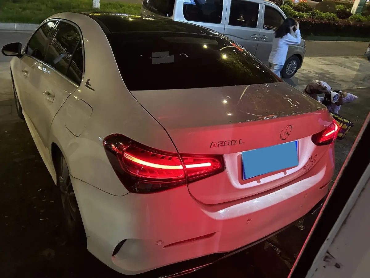 2022 Mercedes-Benz A Class 1.3T 136HP L4 7DCT,autocango,china used car exporter,china ev exporter,chinese used car exporter,chinese used ev exporter