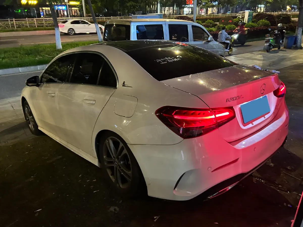 2022 Mercedes-Benz A Class 1.3T 136HP L4 7DCT,autocango,china used car exporter,china ev exporter,chinese used car exporter,chinese used ev exporter