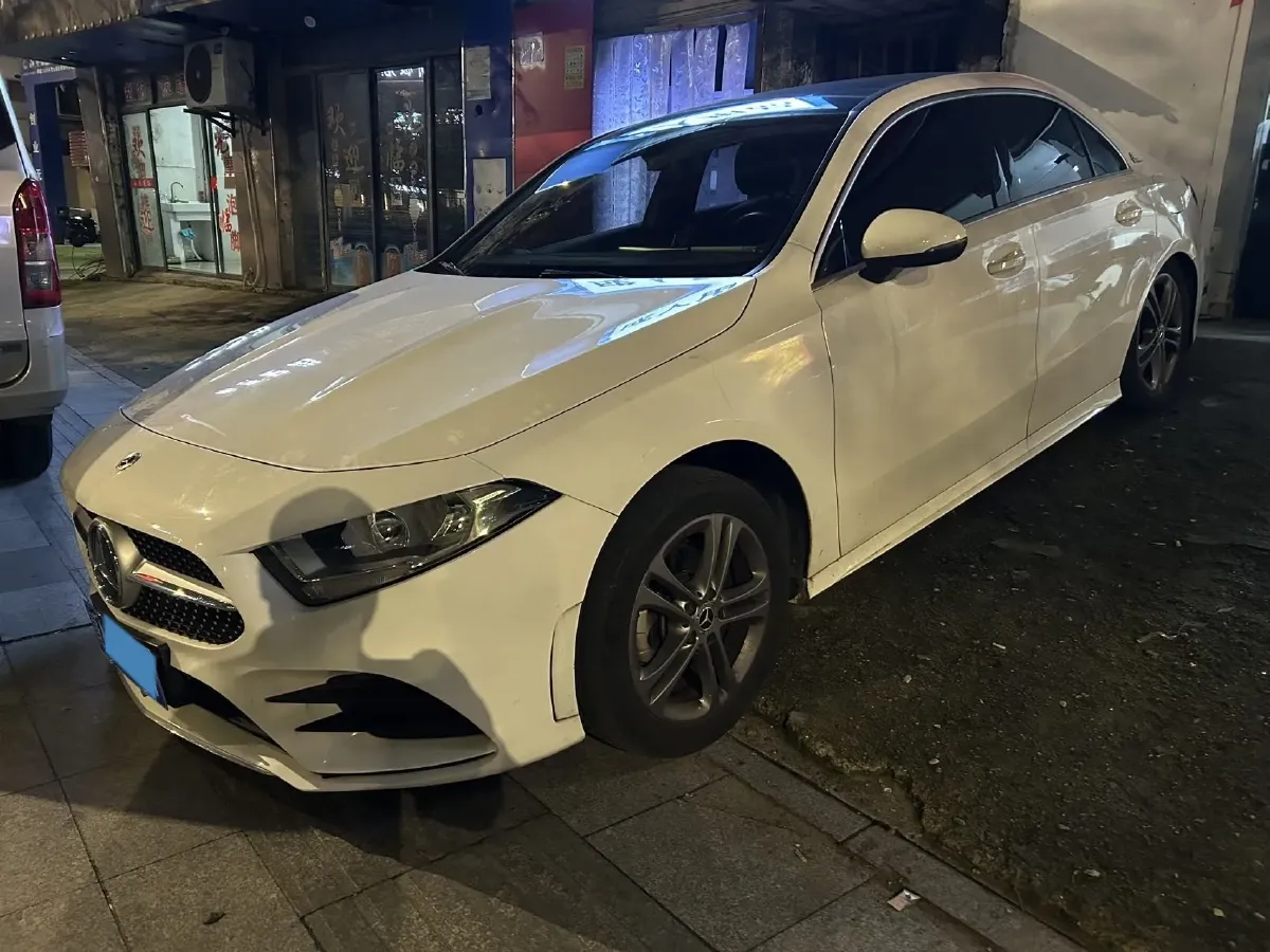 2022 Mercedes-Benz A Class 1.3T 136HP L4 7DCT,autocango,china used car exporter,china ev exporter,chinese used car exporter,chinese used ev exporter