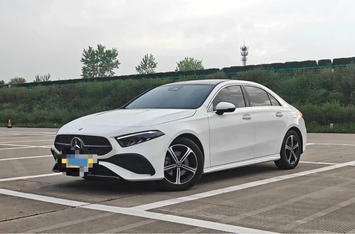 2024 Mercedes-Benz A Class 1.3T 163HP L4 7DCT,autocango,china used car exporter,china ev exporter,chinese used car exporter,chinese used ev exporter