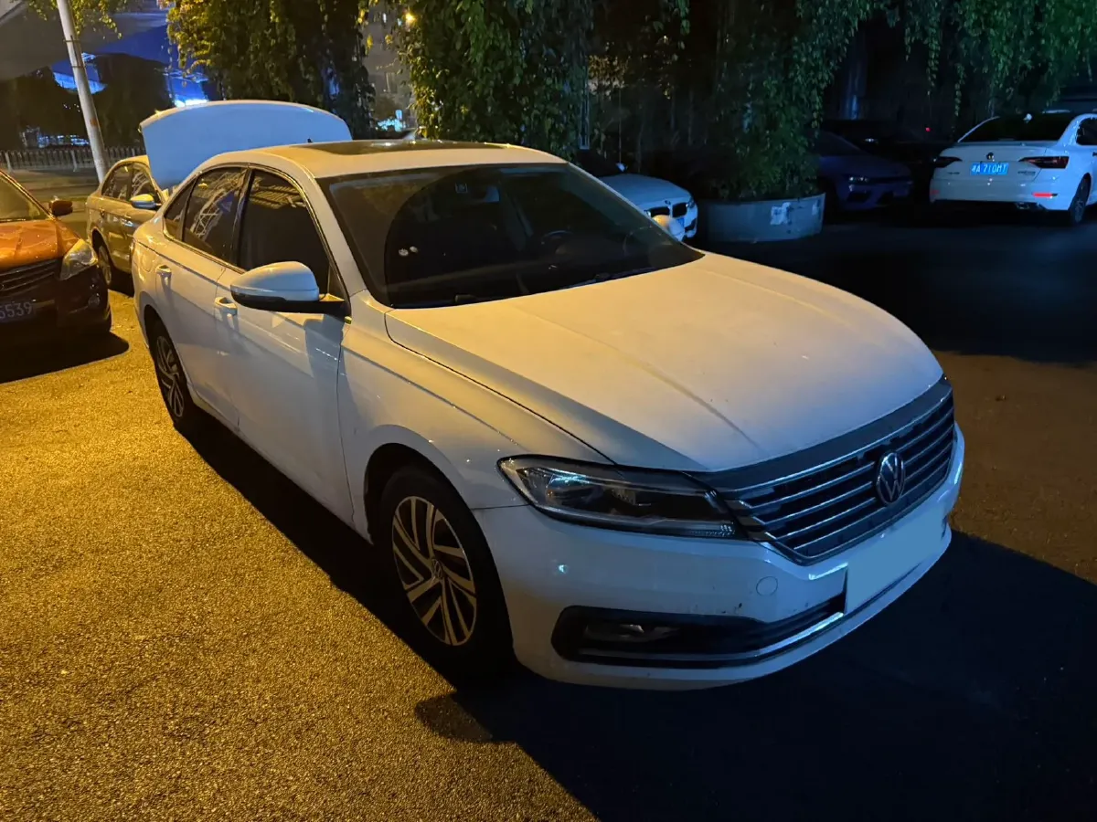 2022 Volkswagen T-Roc 1.4T 150HP L4 7DCT,autocango,china used car exporter,china ev exporter,chinese used car exporter,chinese used ev exporter