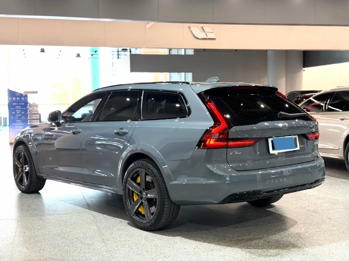 2022 Volvo V90 2.0T 250HP L4 8AT,autocango,china used car exporter,china ev exporter,chinese used car exporter,chinese used ev exporter