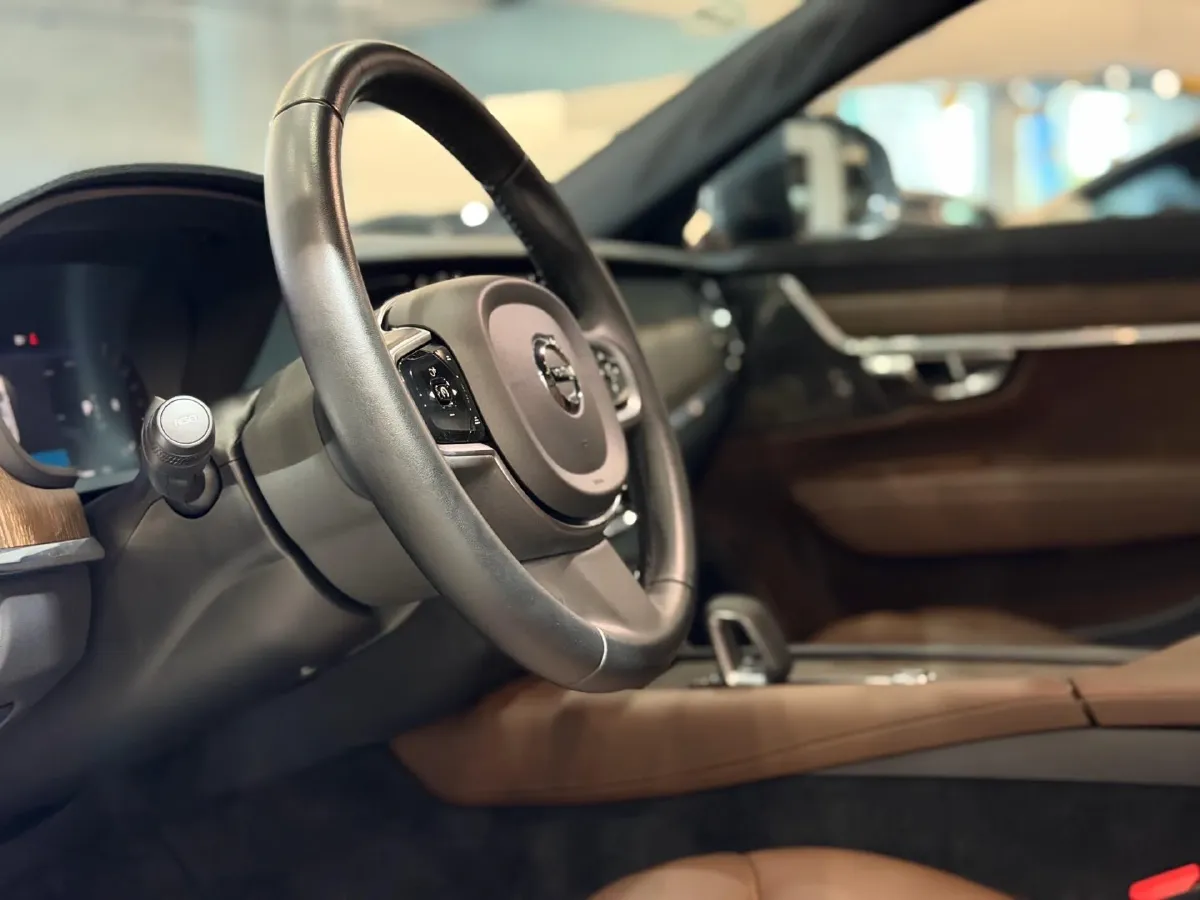 2022 Volvo V90 2.0T 250HP L4 8AT,autocango,china used car exporter,china ev exporter,chinese used car exporter,chinese used ev exporter