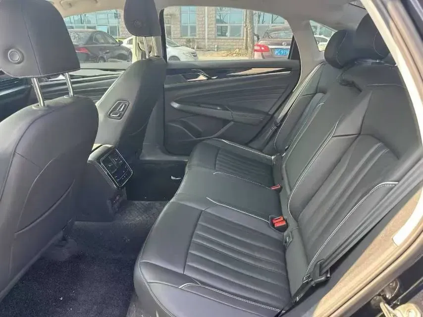 2023 Volkswagen Passat 2.0T 186HP L4 7DCT,autocango,china used car exporter,china ev exporter,chinese used car exporter,chinese used ev exporter