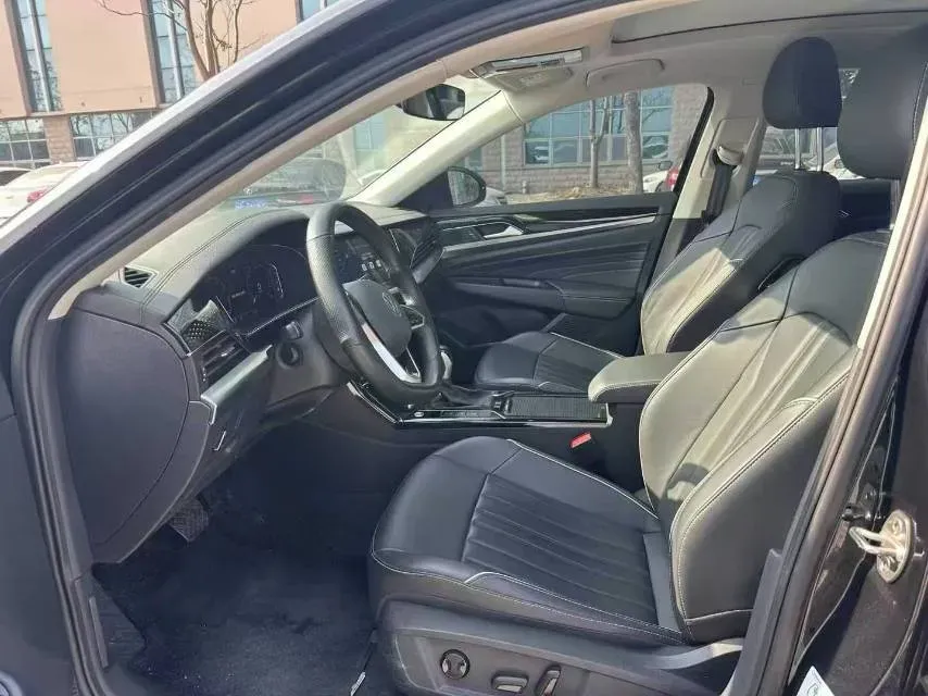 2023 Volkswagen Passat 2.0T 186HP L4 7DCT,autocango,china used car exporter,china ev exporter,chinese used car exporter,chinese used ev exporter