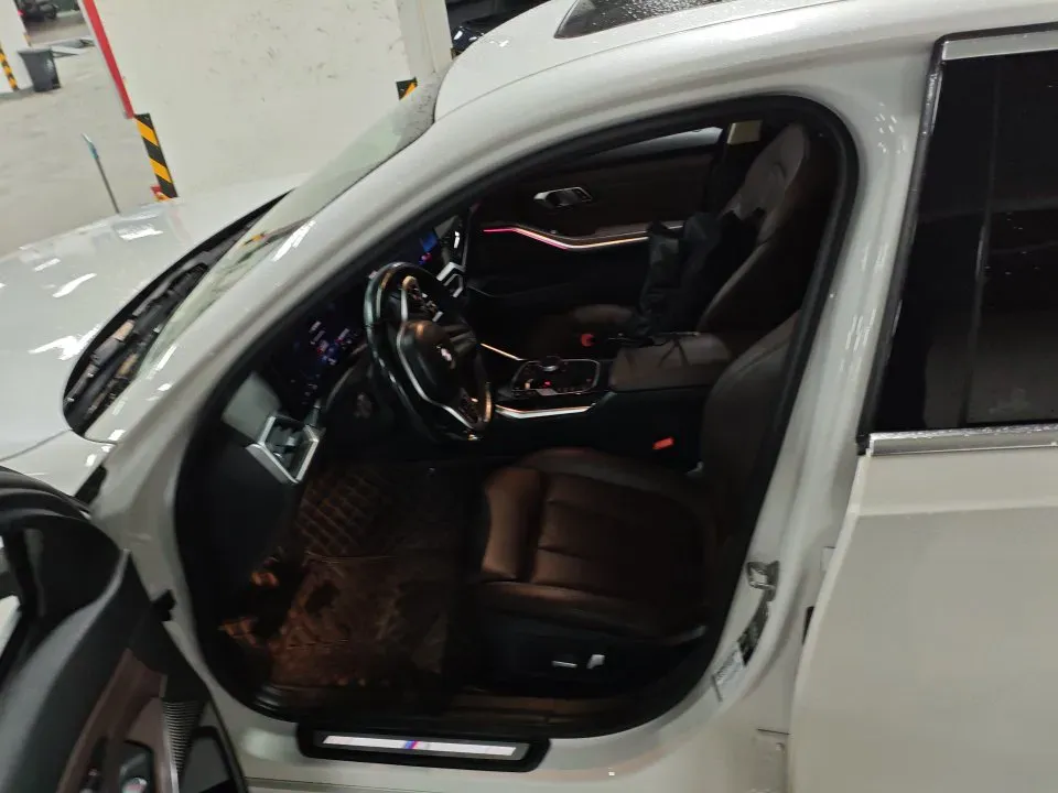 2023 BMW 3 Series 2.0T 156HP L4 8AT,autocango,china used car exporter,china ev exporter,chinese used car exporter,chinese used ev exporter