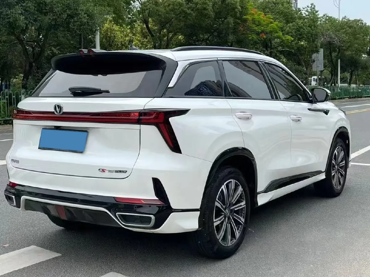 2023 ChangAn CS75 Plus 1.5T 188HP L4 8AT,autocango,china used car exporter,china ev exporter,chinese used car exporter,chinese used ev exporter