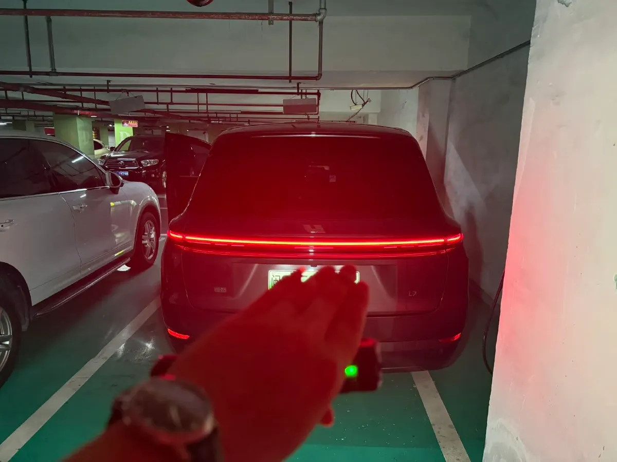 2022 Li L9 Range Extended 154HP REEV 42.6KWH,autocango,china used car exporter,china ev exporter,chinese used car exporter,chinese used ev exporter