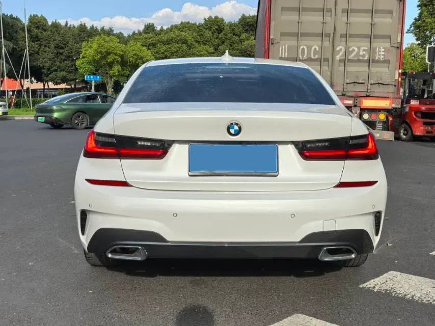 2022 BMW 3 Series 2.0T 184HP L4 8AT,autocango,china used car exporter,china ev exporter,chinese used car exporter,chinese used ev exporter