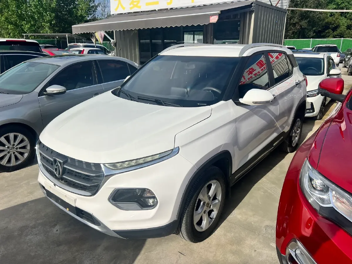 2017 BaoJun 310W 1.5L 105HP L4 6MT,autocango,china used car exporter,china ev exporter,chinese used car exporter,chinese used ev exporter