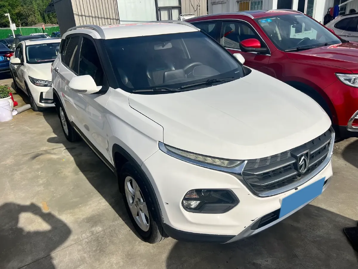 2017 BaoJun 310W 1.5L 105HP L4 6MT,autocango,china used car exporter,china ev exporter,chinese used car exporter,chinese used ev exporter