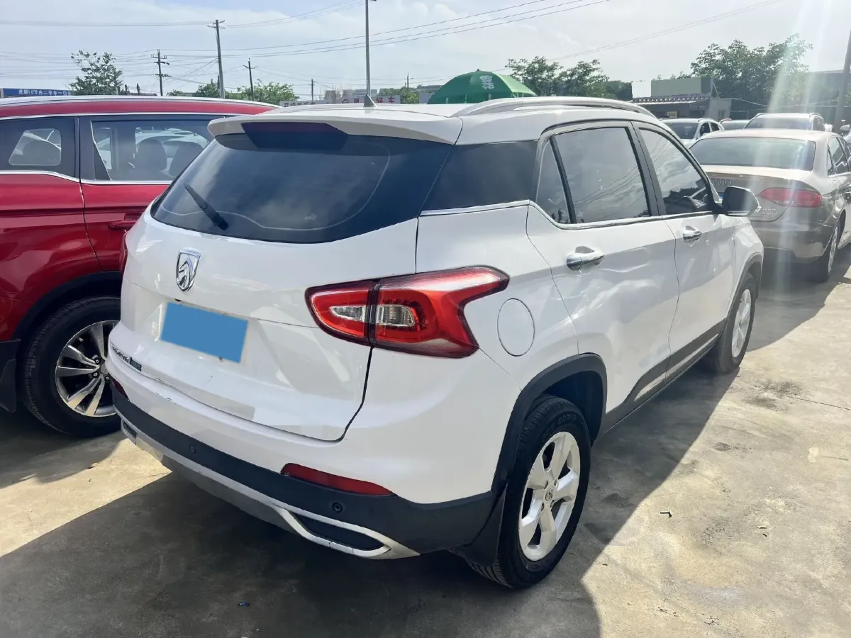 2017 BaoJun 310W 1.5L 105HP L4 6MT,autocango,china used car exporter,china ev exporter,chinese used car exporter,chinese used ev exporter