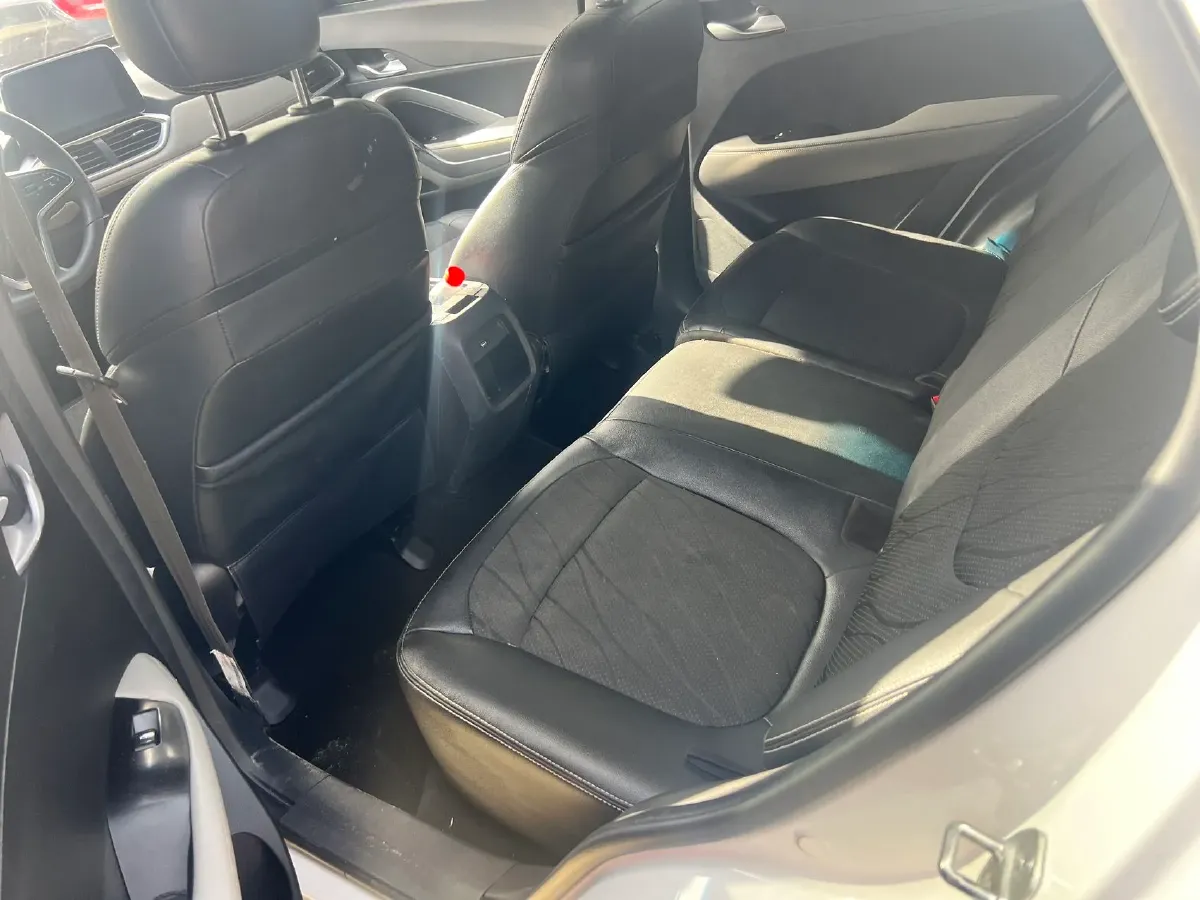 2017 BaoJun 310W 1.5L 105HP L4 6MT,autocango,china used car exporter,china ev exporter,chinese used car exporter,chinese used ev exporter