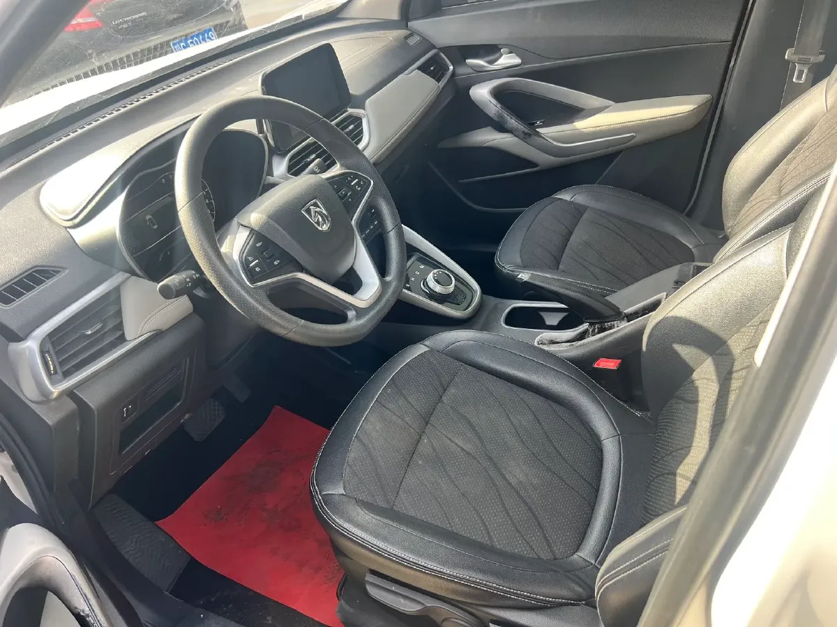 2017 BaoJun 310W 1.5L 105HP L4 6MT,autocango,china used car exporter,china ev exporter,chinese used car exporter,chinese used ev exporter