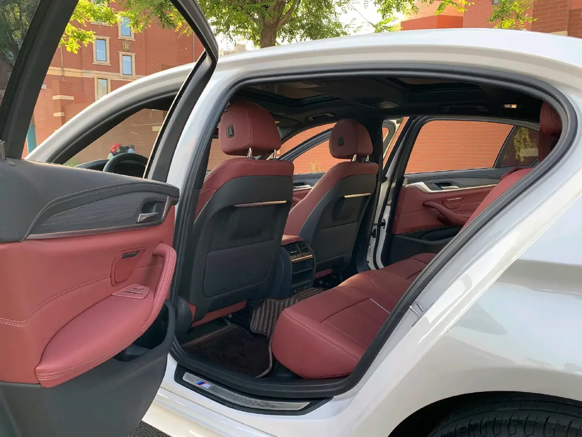 2023 BMW 5 Series 2.0T 245HP L4 8AT,autocango,china used car exporter,china ev exporter,chinese used car exporter,chinese used ev exporter