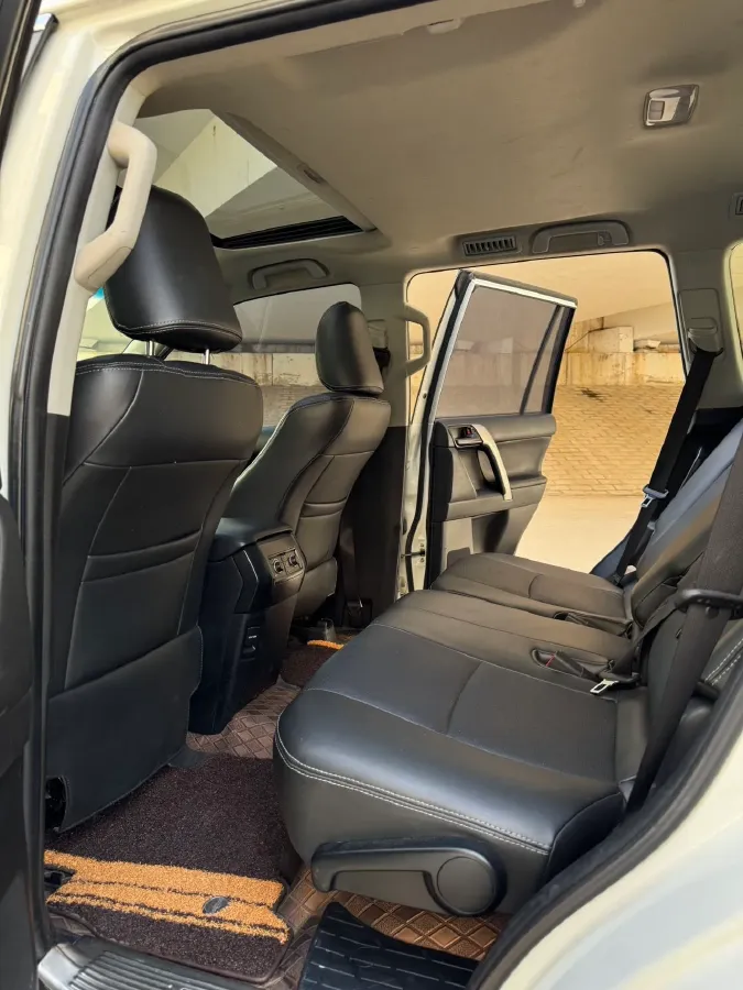 2018 Land Rover Discovery Sport 2.0T 241HP L4 9AT,autocango,china used car exporter,china ev exporter,chinese used car exporter,chinese used ev exporter