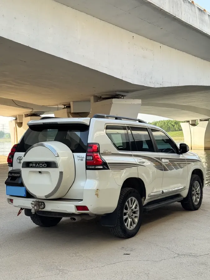 2018 Land Rover Discovery Sport 2.0T 241HP L4 9AT,autocango,china used car exporter,china ev exporter,chinese used car exporter,chinese used ev exporter