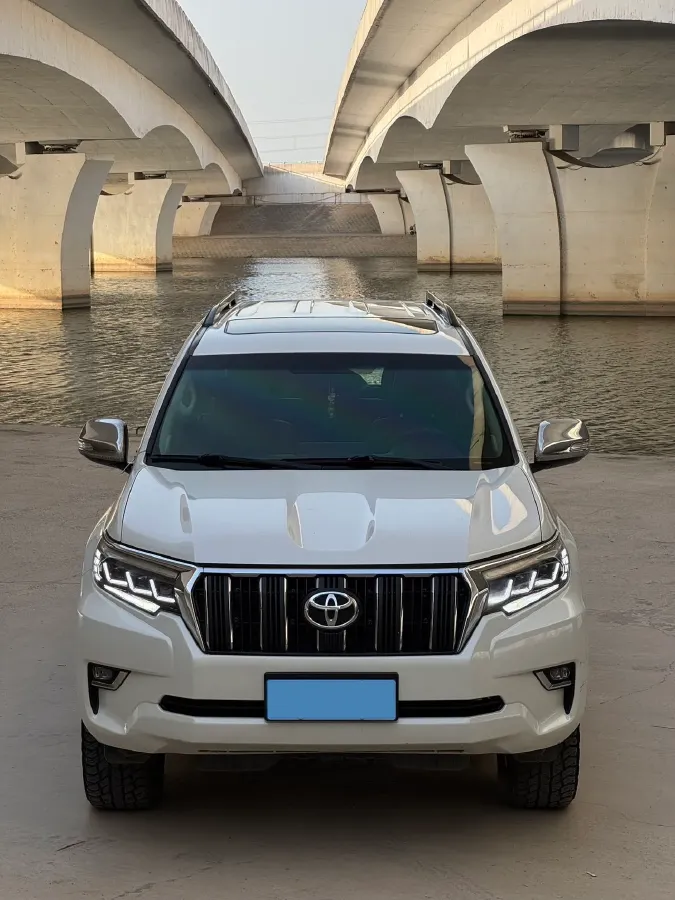 2018 Land Rover Discovery Sport 2.0T 241HP L4 9AT,autocango,china used car exporter,china ev exporter,chinese used car exporter,chinese used ev exporter