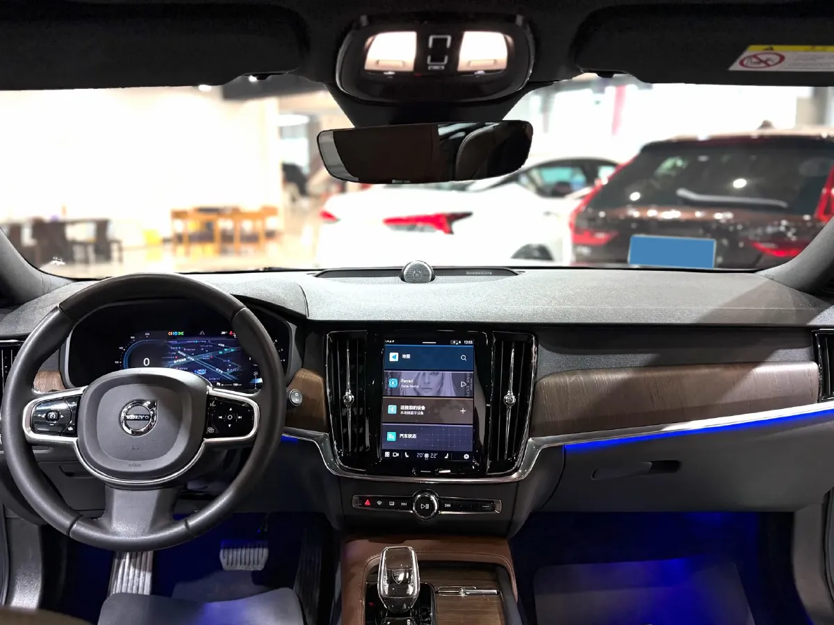 2022 Volvo V90 2.0T 250HP L4 8AT,autocango,china used car exporter,china ev exporter,chinese used car exporter,chinese used ev exporter