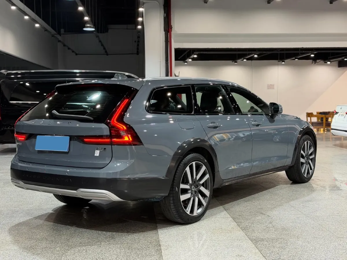 2022 Volvo V90 2.0T 250HP L4 8AT,autocango,china used car exporter,china ev exporter,chinese used car exporter,chinese used ev exporter