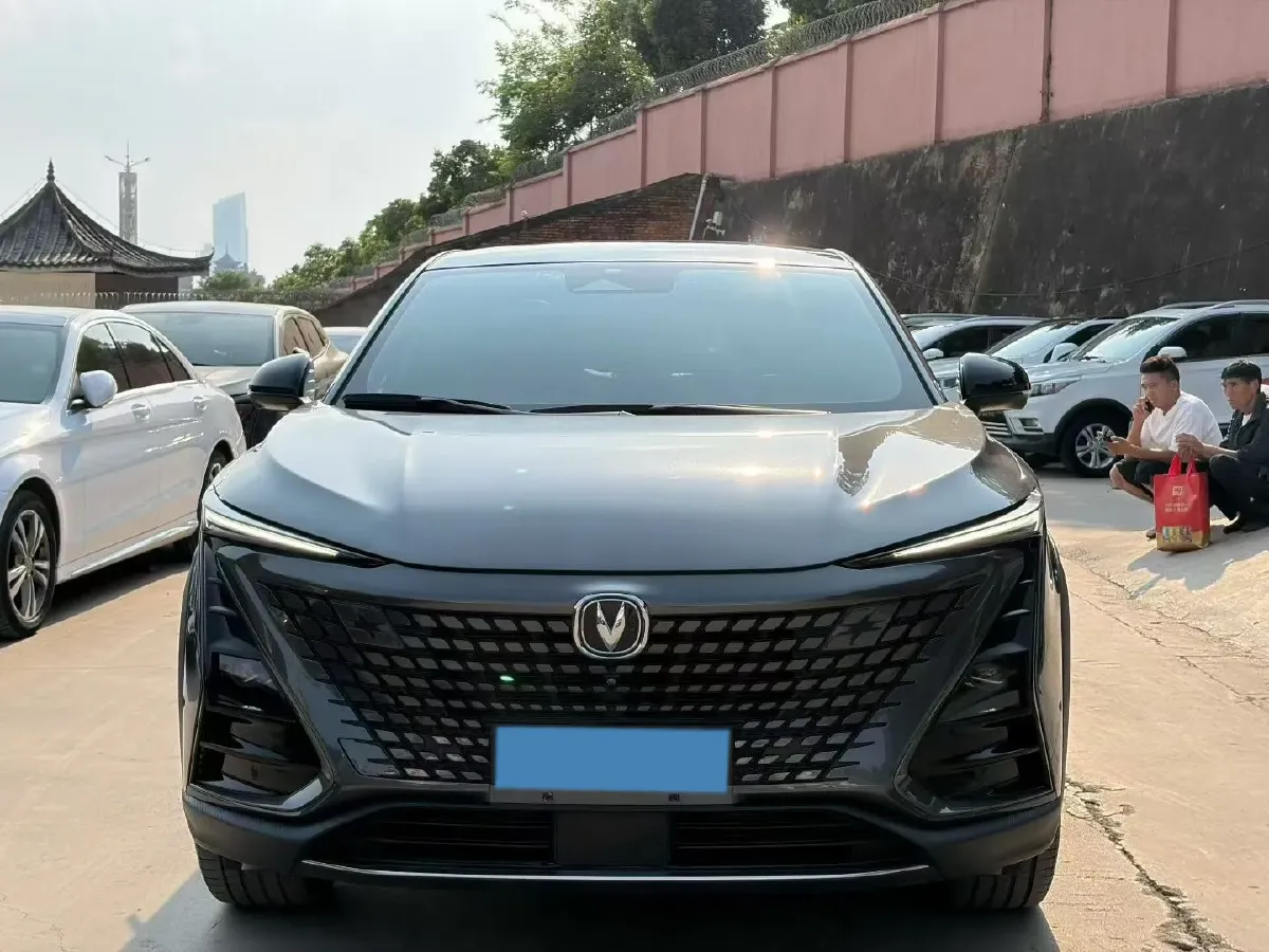 2022 ChangAn UNI-T 1.5T 188HP L4 7DCT,autocango,china used car exporter,china ev exporter,chinese used car exporter,chinese used ev exporter