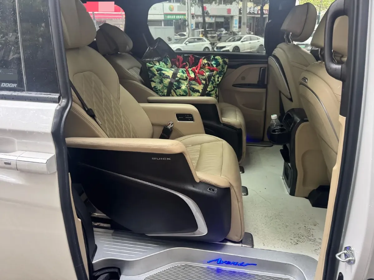 2022 Buick GL8 2.0T 237HP L4 9AT,autocango,china used car exporter,china ev exporter,chinese used car exporter,chinese used ev exporter