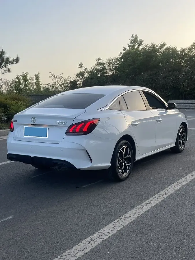 2023 MG 5 1.5L 129HP L4 5MT,autocango,china used car exporter,china ev exporter,chinese used car exporter,chinese used ev exporter