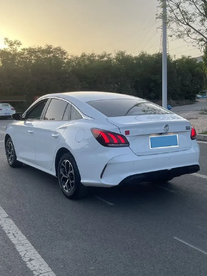 2023 MG 5 1.5L 129HP L4 5MT,autocango,china used car exporter,china ev exporter,chinese used car exporter,chinese used ev exporter