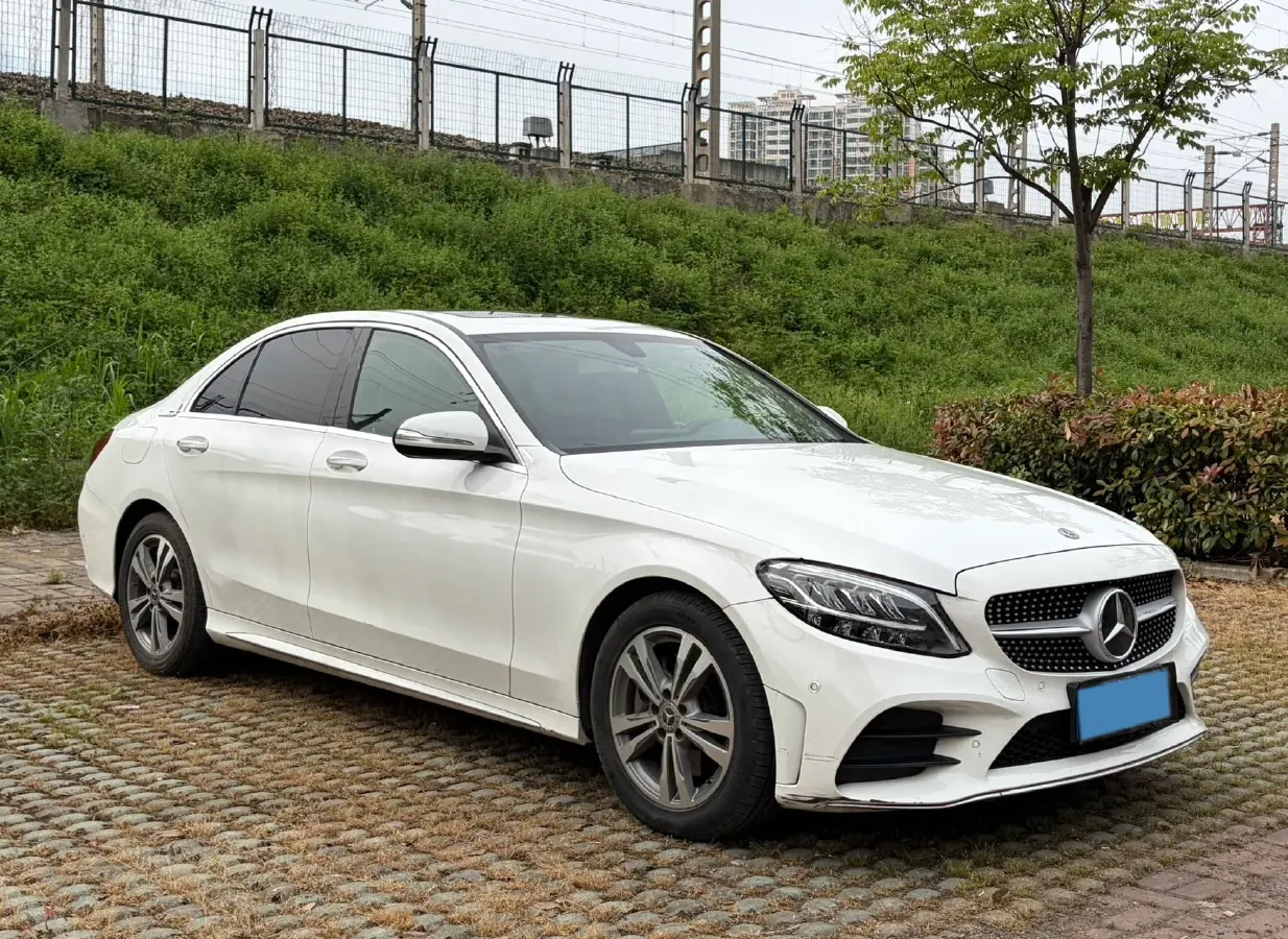 2020 Mercedes-Benz C Class 1.5T 156HP L4 9AT,autocango,china used car exporter,china ev exporter,chinese used car exporter,chinese used ev exporter