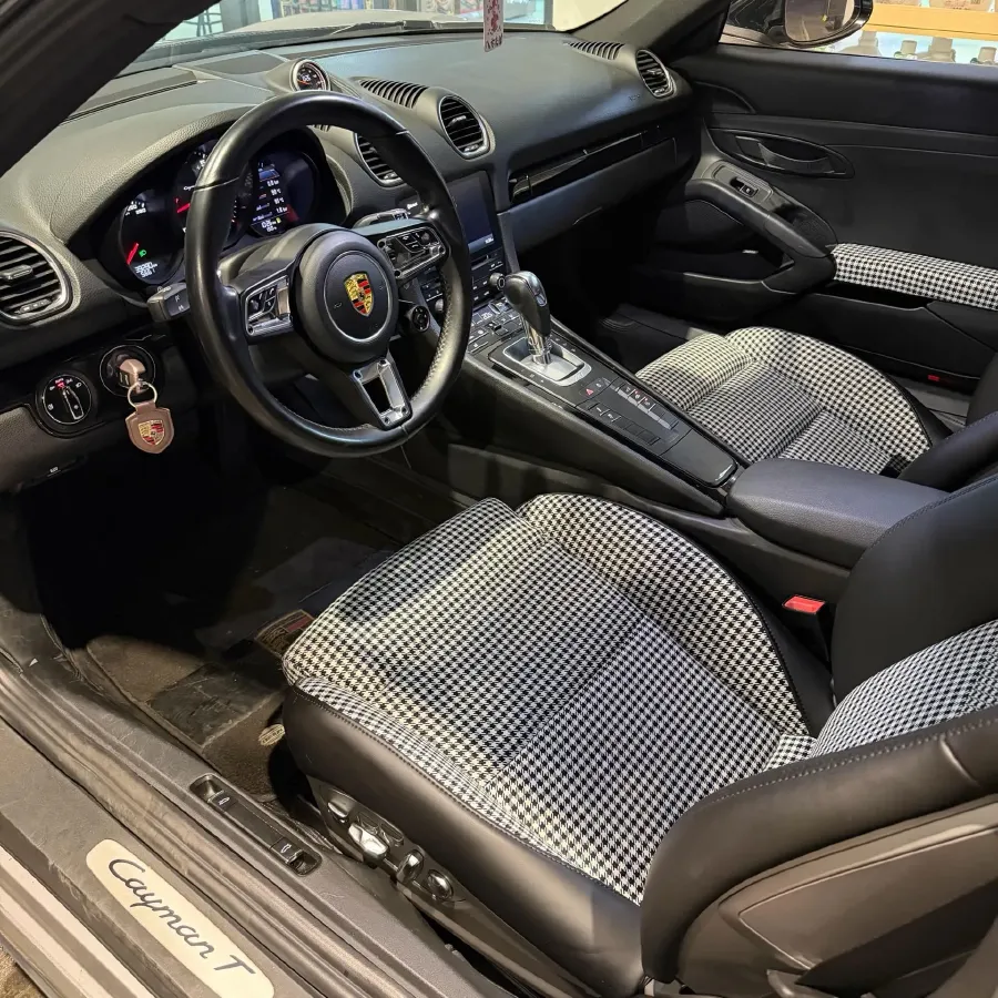 2022 Porsche 718 2.0T 300HP H4 7DCT,autocango,china used car exporter,china ev exporter,chinese used car exporter,chinese used ev exporter