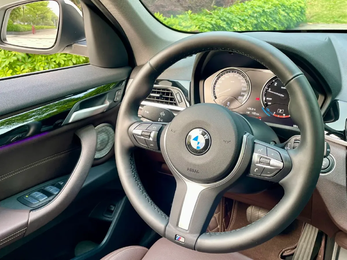 2022 BMW X1 2.0T 192HP L4 7DCT,autocango,china used car exporter,china ev exporter,chinese used car exporter,chinese used ev exporter