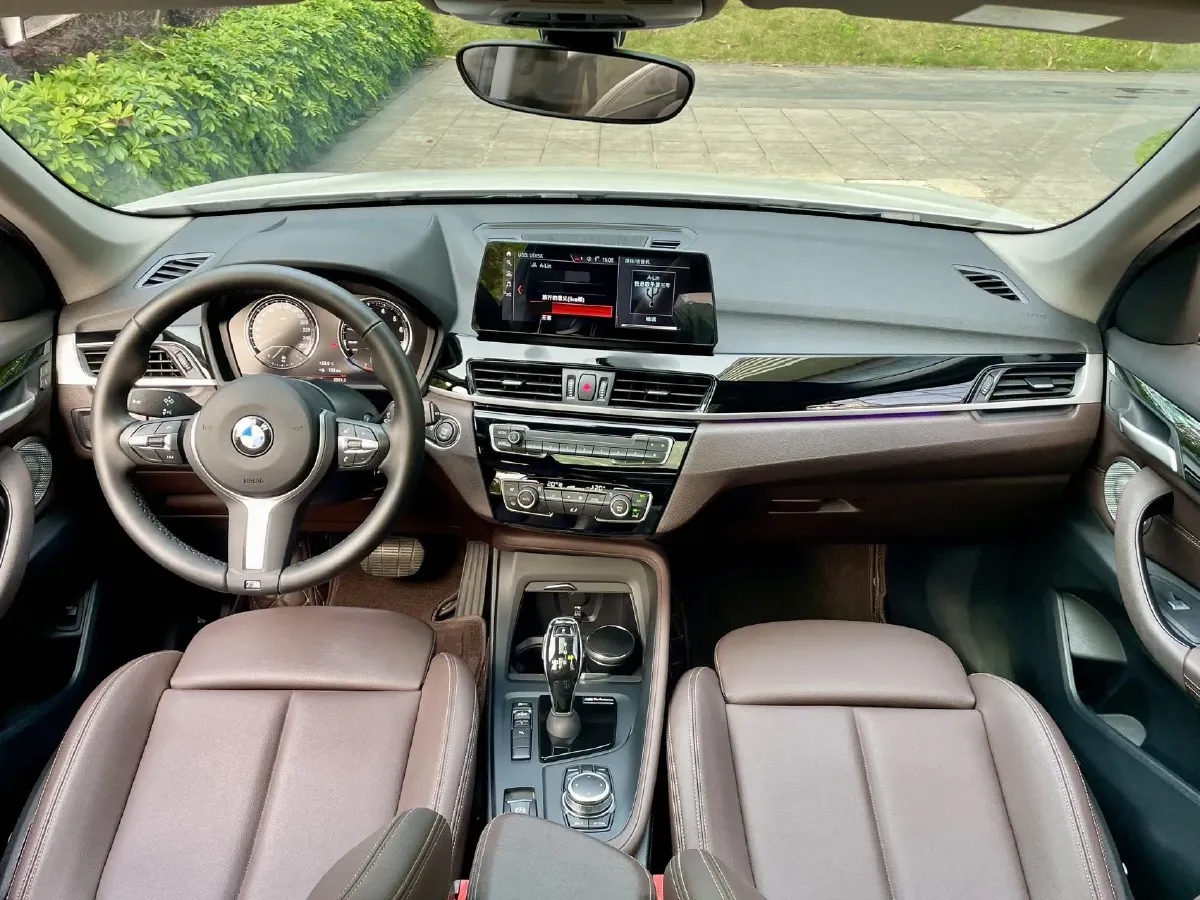 2022 BMW X1 2.0T 192HP L4 7DCT,autocango,china used car exporter,china ev exporter,chinese used car exporter,chinese used ev exporter