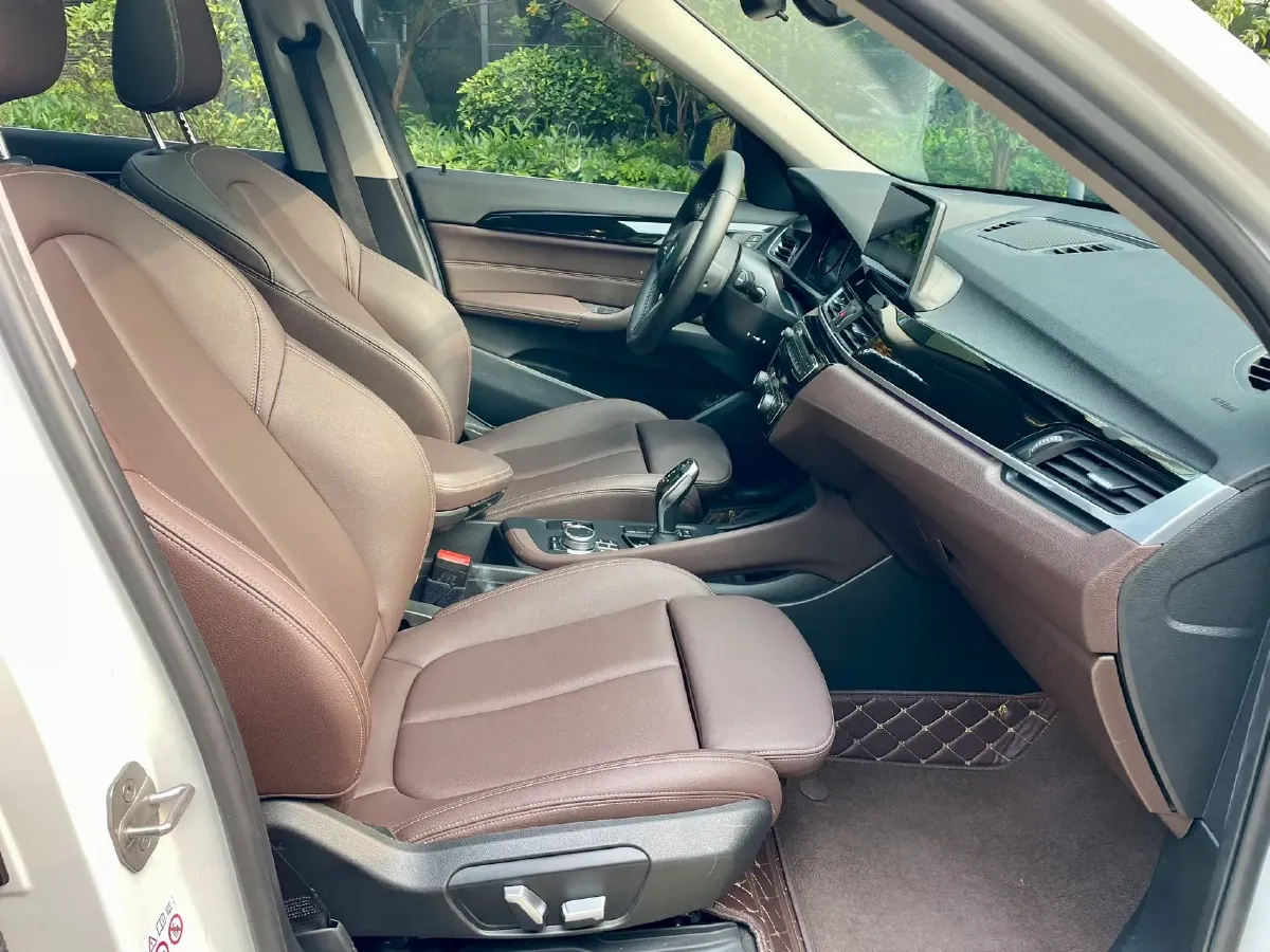 2022 BMW X1 2.0T 192HP L4 7DCT,autocango,china used car exporter,china ev exporter,chinese used car exporter,chinese used ev exporter