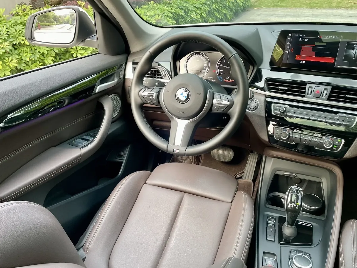 2022 BMW X1 2.0T 192HP L4 7DCT,autocango,china used car exporter,china ev exporter,chinese used car exporter,chinese used ev exporter