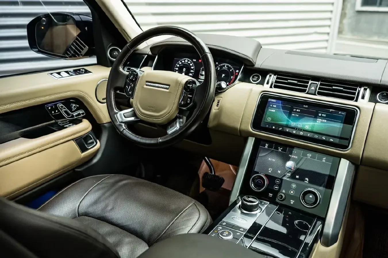 2018 Land Rover Range Rover Evoque 2.0T 241HP L4 9AT,autocango,china used car exporter,china ev exporter,chinese used car exporter,chinese used ev exporter