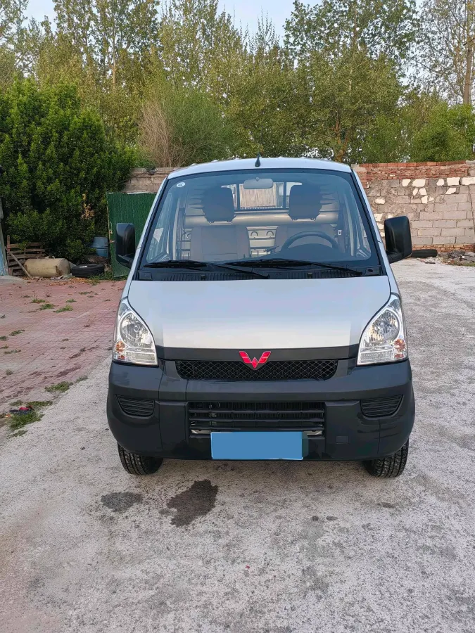 2023 WuLing RongGuang Mini Truck 1.5L 102HP L4 5MT,autocango,china used car exporter,china ev exporter,chinese used car exporter,chinese used ev exporter