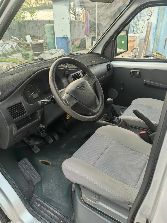 2023 WuLing RongGuang Mini Truck 1.5L 102HP L4 5MT,autocango,china used car exporter,china ev exporter,chinese used car exporter,chinese used ev exporter