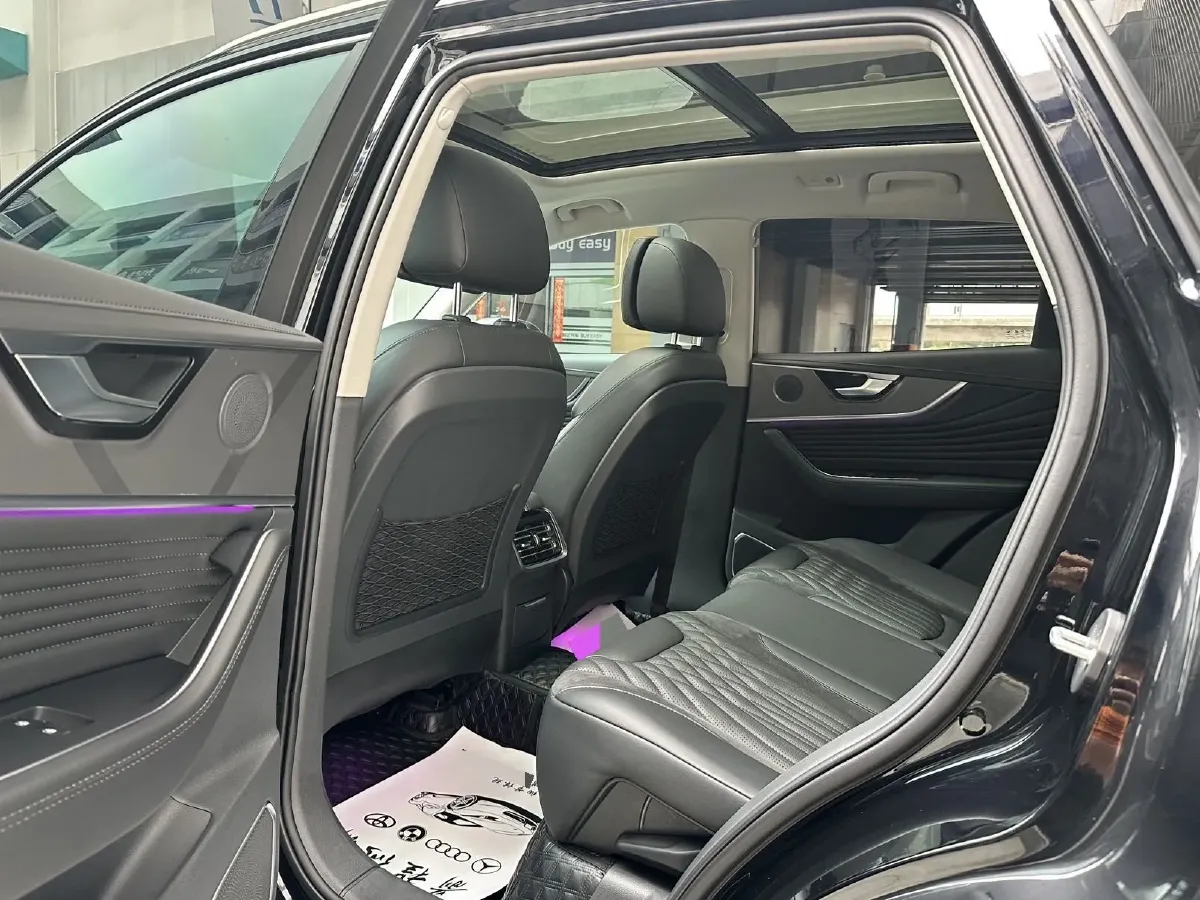 2023 HongQi HS5 2.0T 252HP L4 8AT,autocango,china used car exporter,china ev exporter,chinese used car exporter,chinese used ev exporter