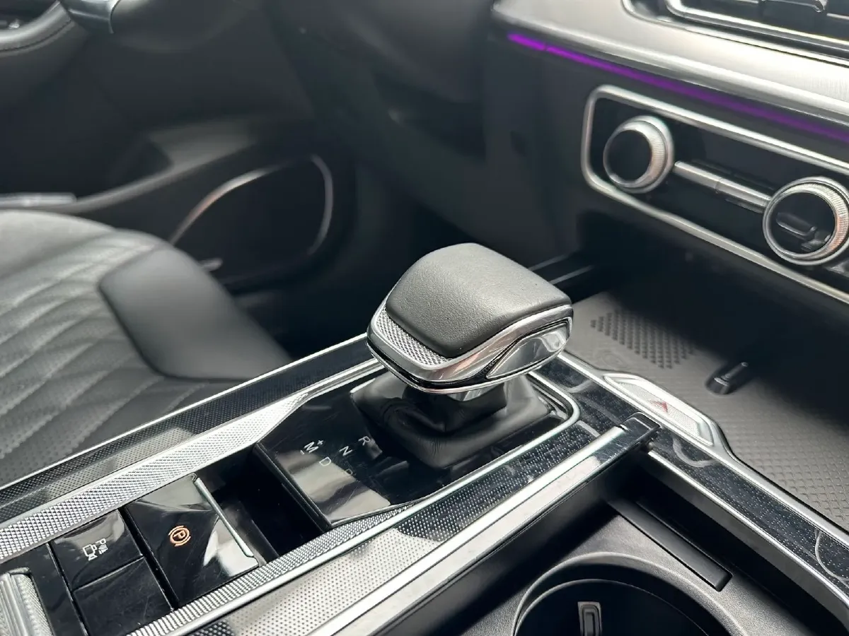 2023 HongQi HS5 2.0T 252HP L4 8AT,autocango,china used car exporter,china ev exporter,chinese used car exporter,chinese used ev exporter