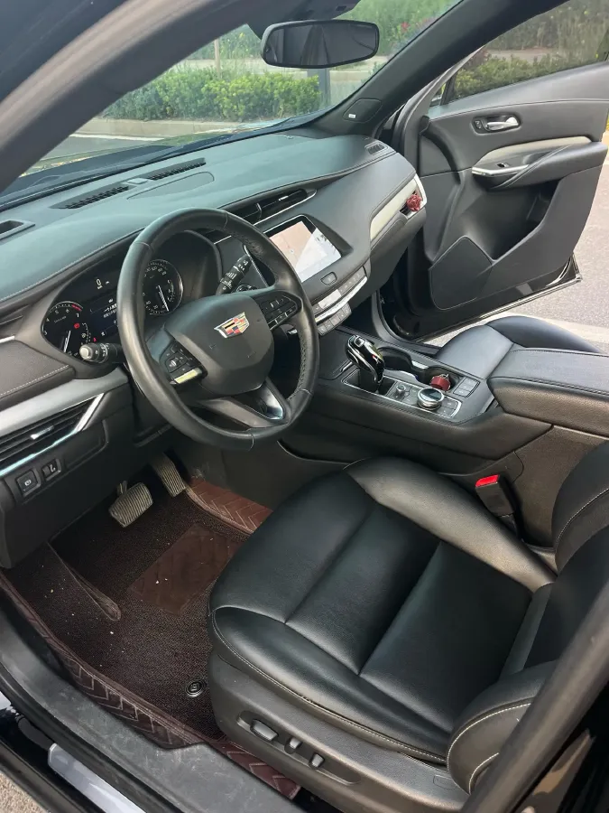 2022 Cadillac XT4 2.0T 237HP L4 9AT,autocango,china used car exporter,china ev exporter,chinese used car exporter,chinese used ev exporter