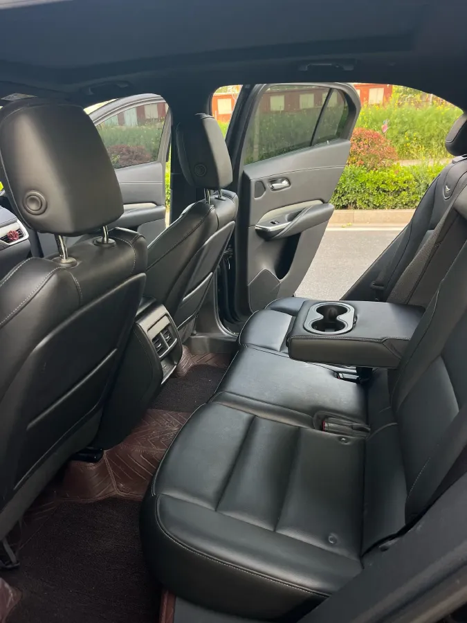 2022 Cadillac XT4 2.0T 237HP L4 9AT,autocango,china used car exporter,china ev exporter,chinese used car exporter,chinese used ev exporter