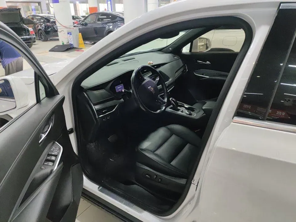 2020 Cadillac XT4 2.0T 241HP L4 9AT,autocango,china used car exporter,china ev exporter,chinese used car exporter,chinese used ev exporter